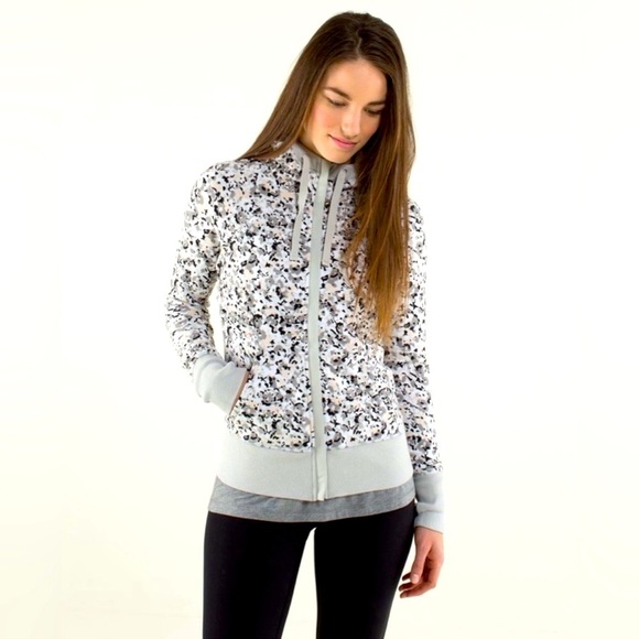 lululemon athletica Jackets & Blazers - Lululemon Nice Asana Jacket Not So Petite Fleur Silver Spoon Grey size 6